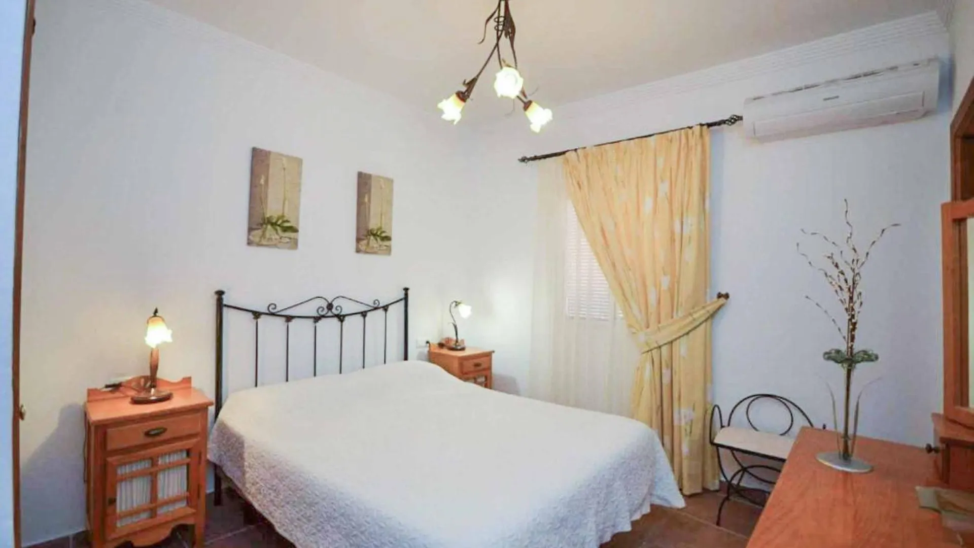 Villa Rosandra Альмуньекар